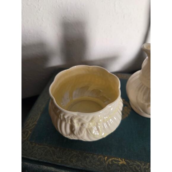 Belleek Ribbon Bow Creamer and Sugar Set Ireland Ivory Parian Porcelain Vintage - Picture 4 of 9